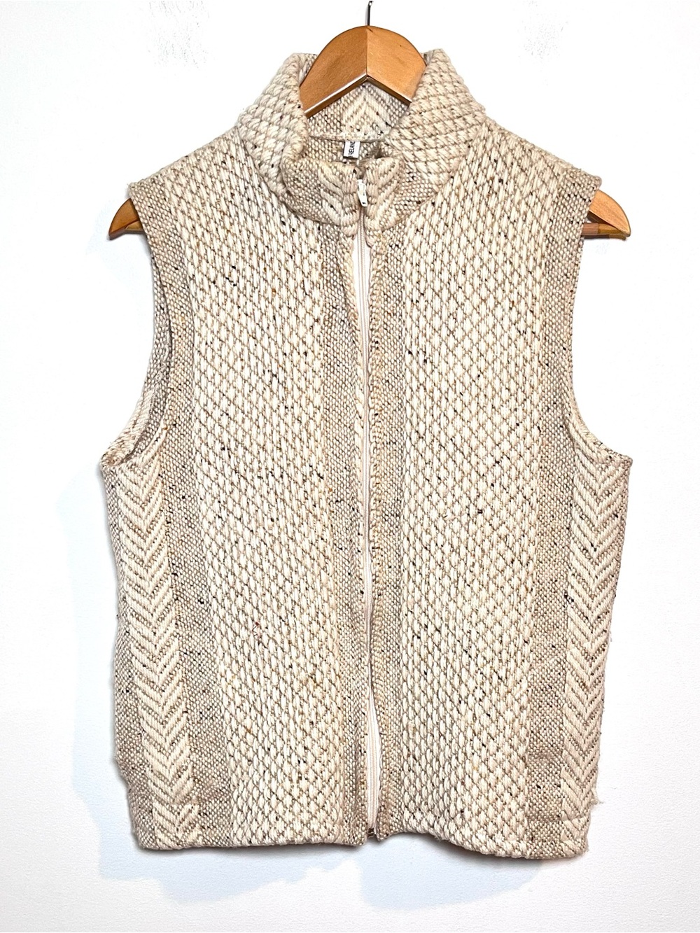 Branigan Weavers Ireland Women’s Sweater Vest Size Medium Beige Wool Knit